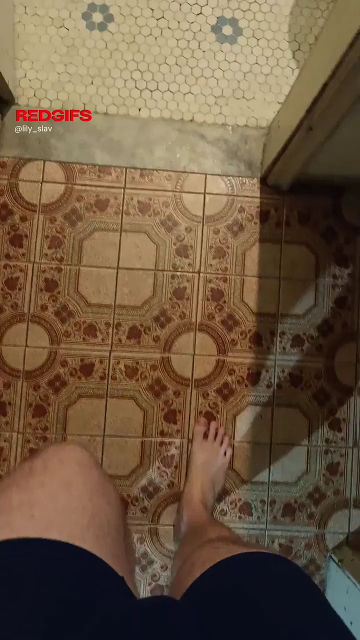 Please pee on me 😩😩💦
