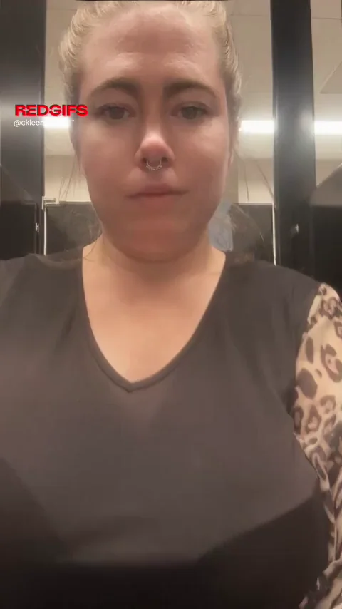 💦 Mopping the Work Floor with My Hot Piss Stream! 🧹🔥
