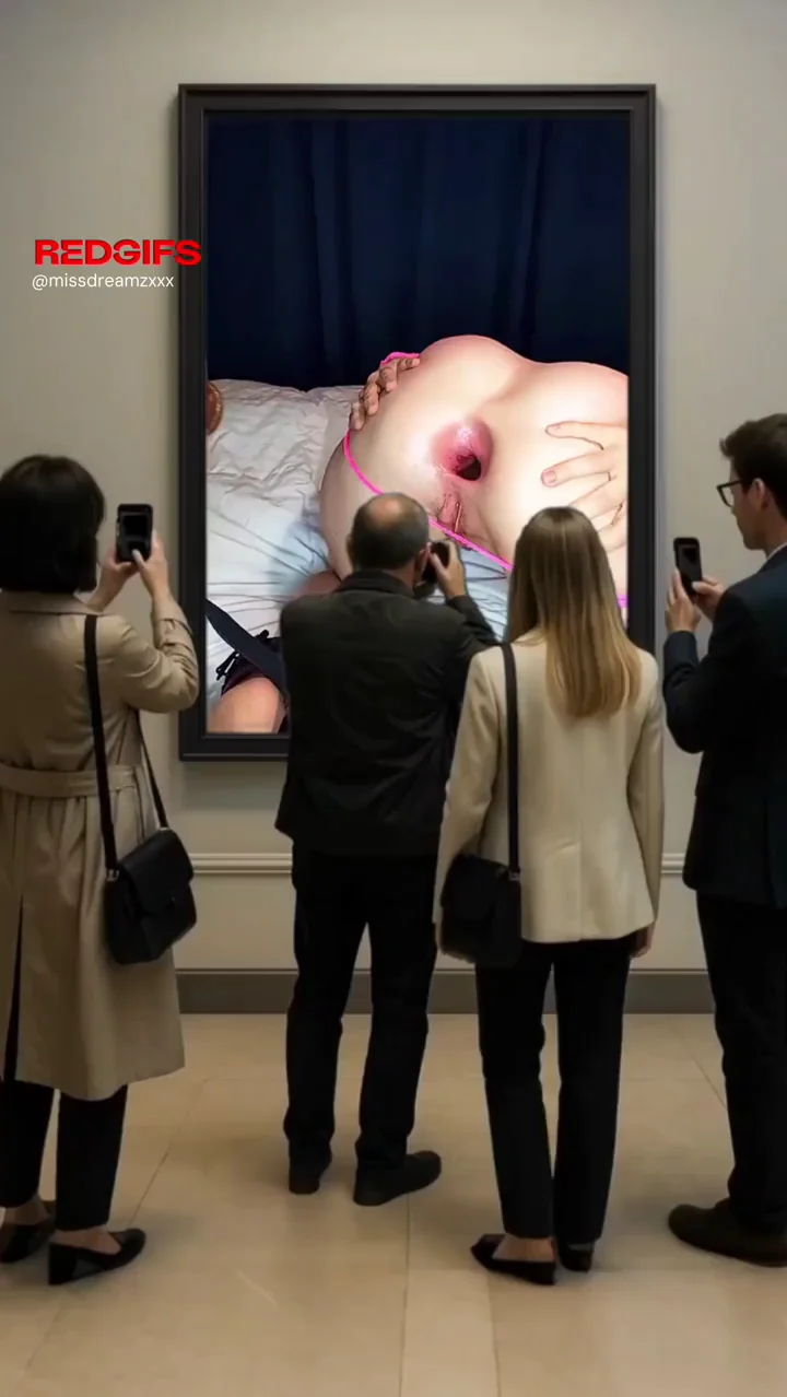 Mona Lisa? Nah, Ashley's Gaping Asshole Steals the Show 😈🍑