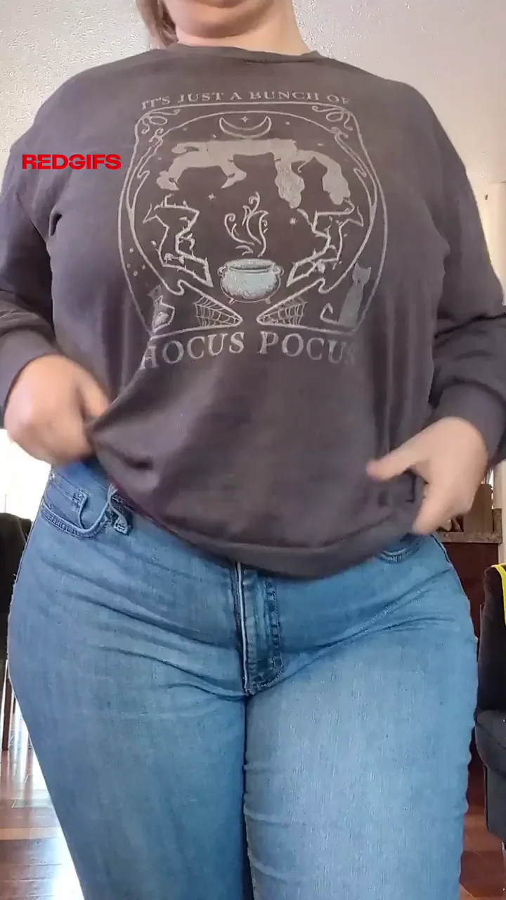 Chubby Mom Bod Tease: Thick Ass & Tummy Spill in Tight Jeans 🍑💦