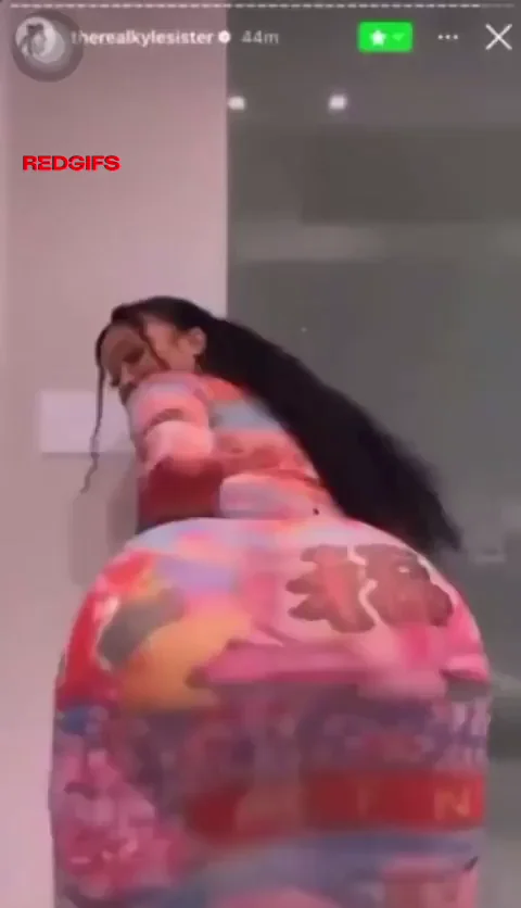 Ari Fletcher twerking 😍🤤🪼