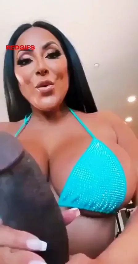 Kiara Mia 🍆 BBC Worship