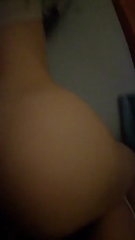 Lucky Dude Pops Cherry in This Thick Ass Chick's Juicy Booty 🍑🔥