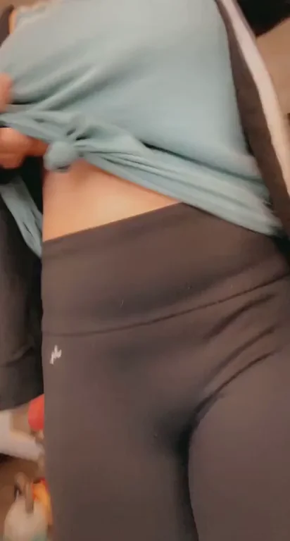 🥵 Massive Gym Titties Flashing Tease! 💦