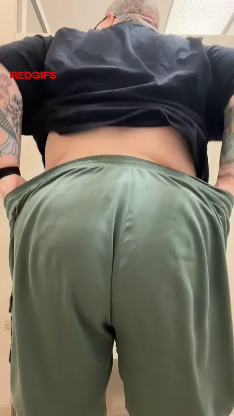 Breed me in the work bathroom 😘