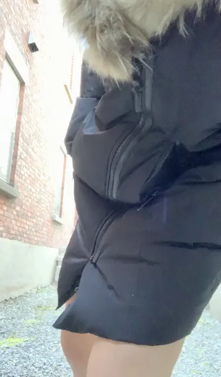 Freezing My Hard Nips Off Outdoors 😈❄️💦