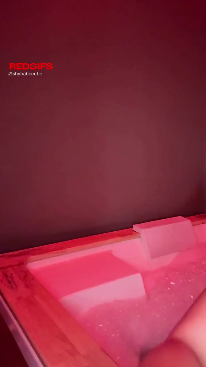 just a view of an 18yo petite girl