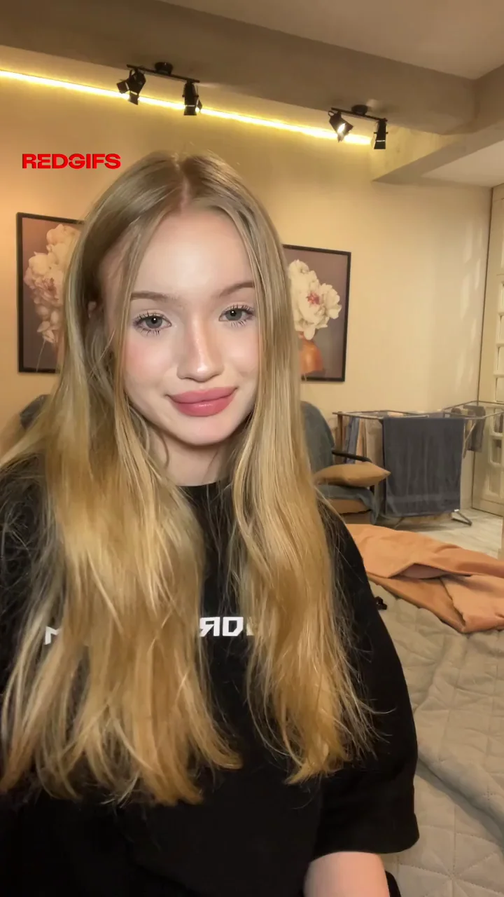 Blonde Bombshell's Mind-Melting Ahegao Tease