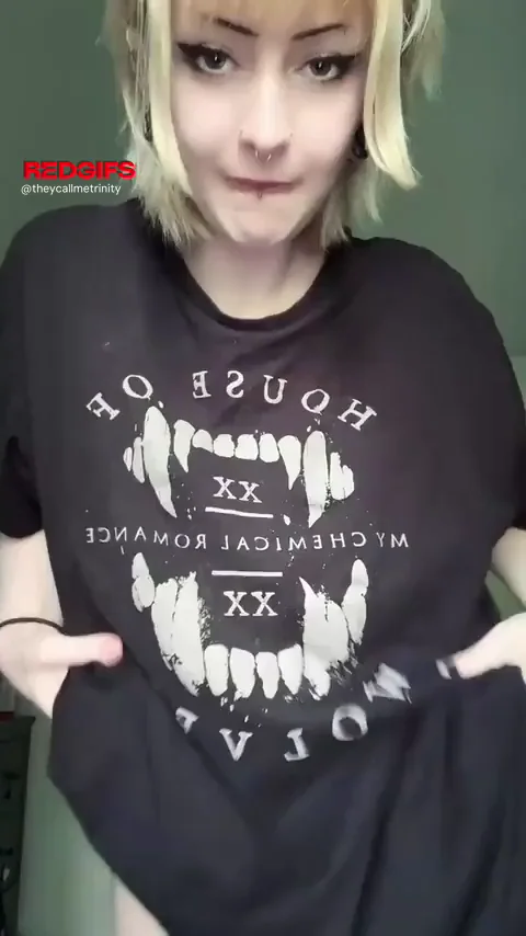 Everyday is Halloween when you're a goth slut