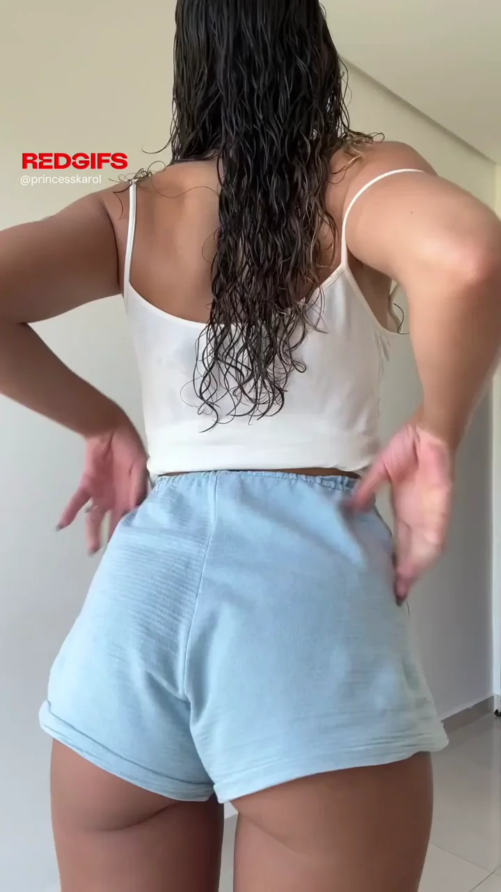 Booty so polite, it always says Hi first