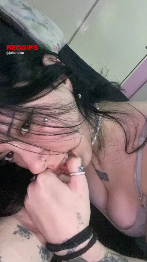 Wanna cum on my faca? x