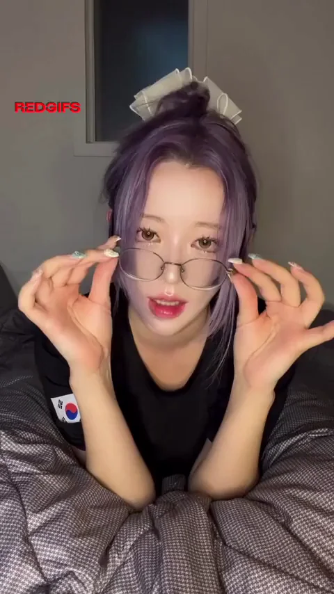 🔥 Asian Cutie Flaunts Massive Knockers Behind Glasses 😍