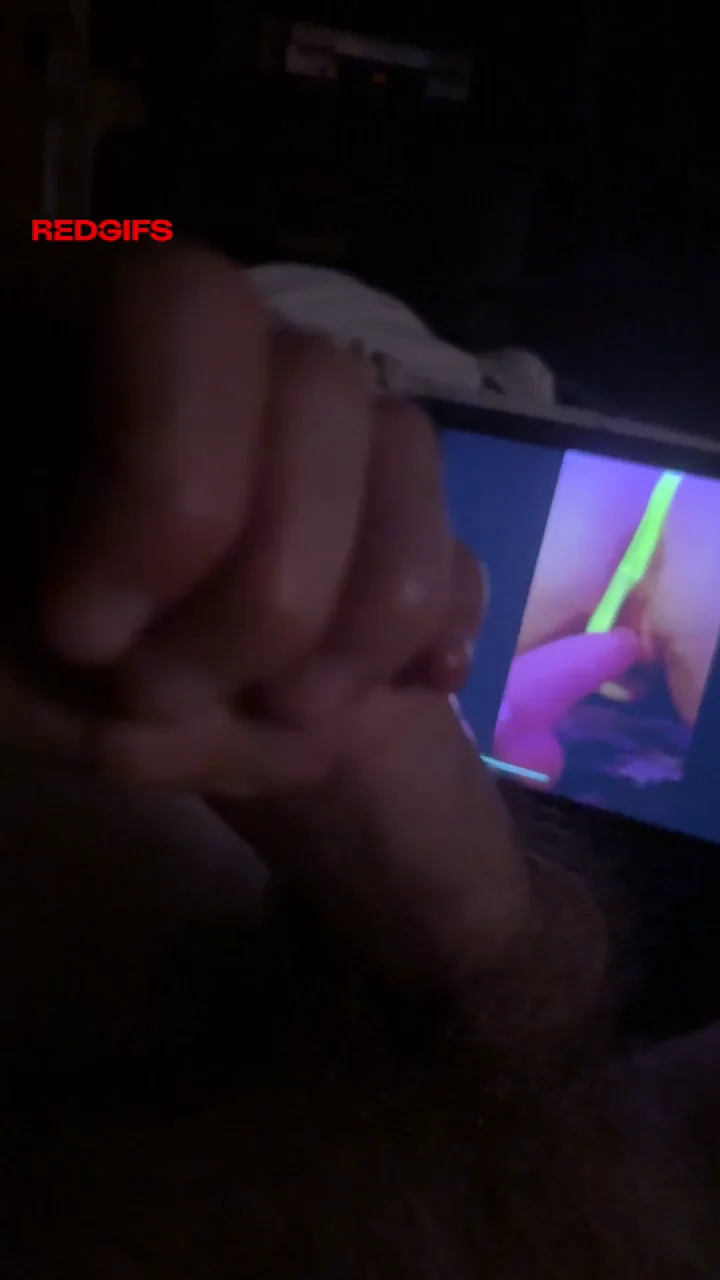 From a recent goon sesh with a fellow Redditor who wanted to show off her assets and help me cum