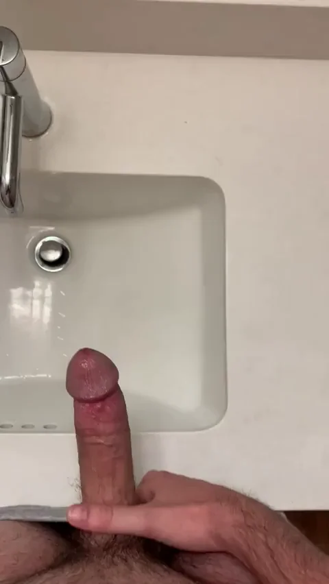 Sunday Sink Stroke: Redditor's Thick Cock Erupts