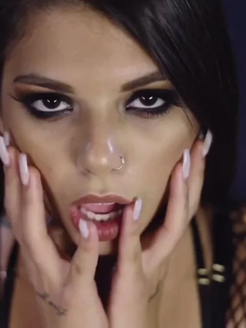 Eye contact with Gina
