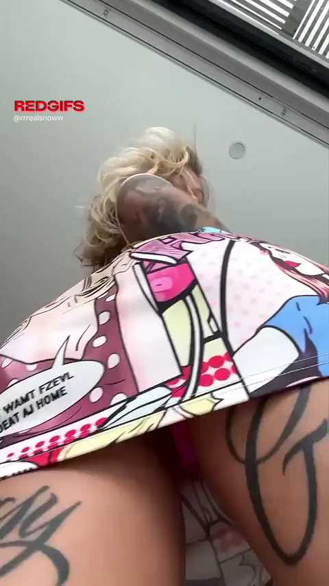 how do you like my upskirt view?