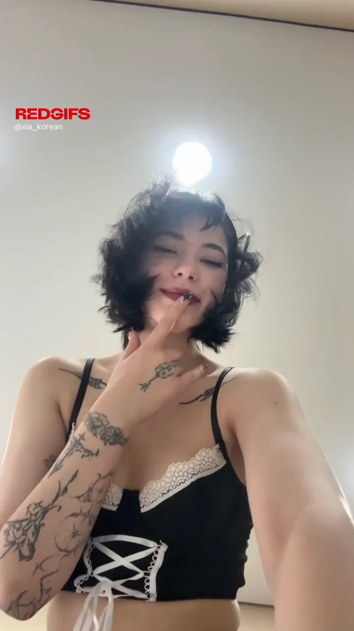 my thong ass is about to sit on your face