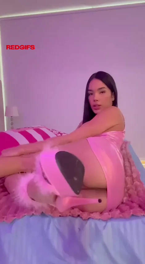 who wants to suck my girl cock?
