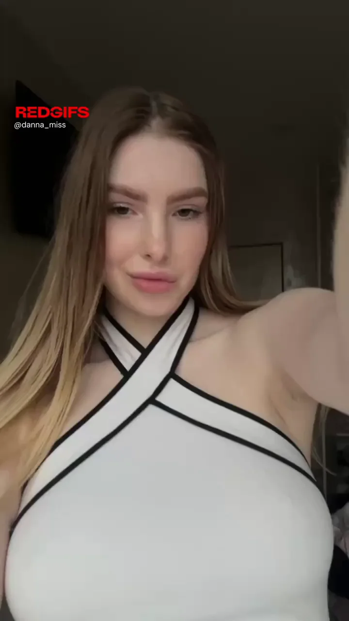 Hello from under the skirt :)