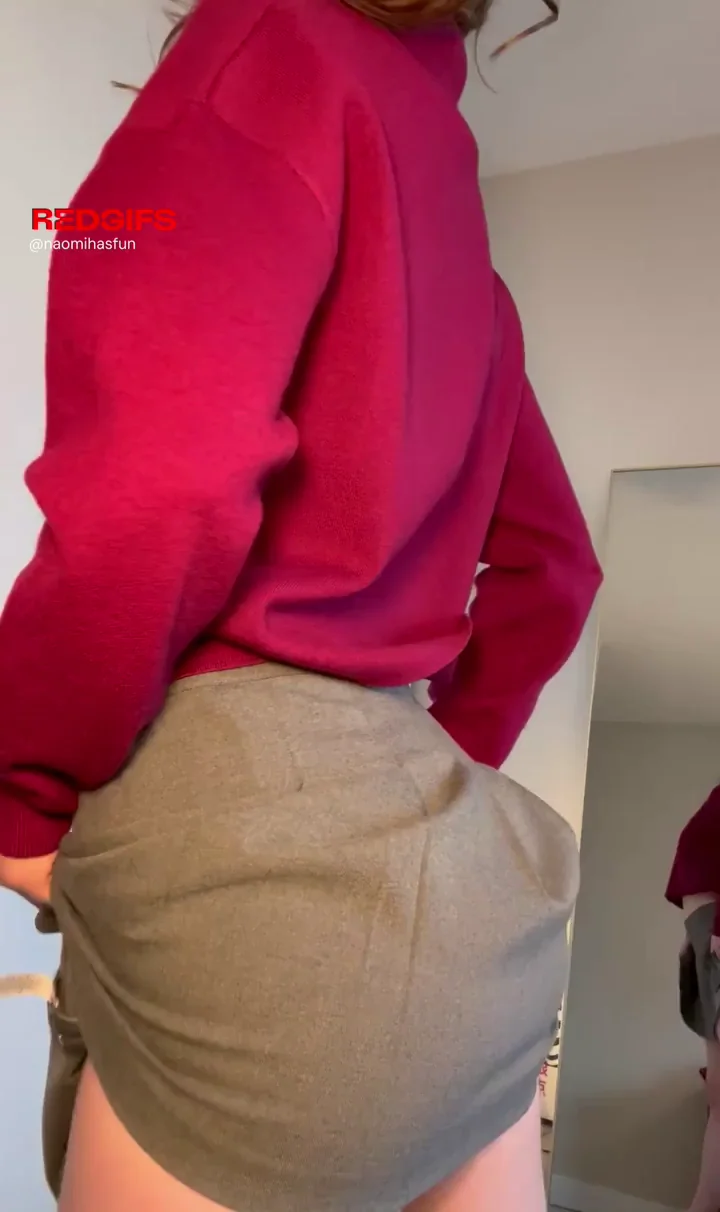 Panties? Nah, Just My Juicy Bare Ass 🍑🔥