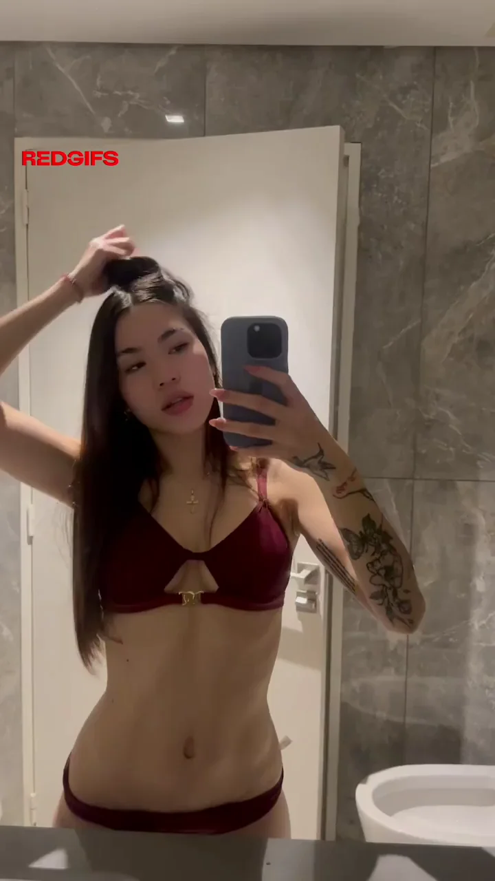 F19 Am I girlfriend material?