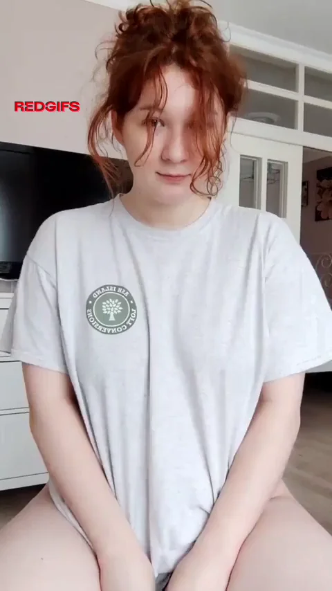 Redhead Babe Serves Up Tasty Tits for Breakfast 🍳🔥