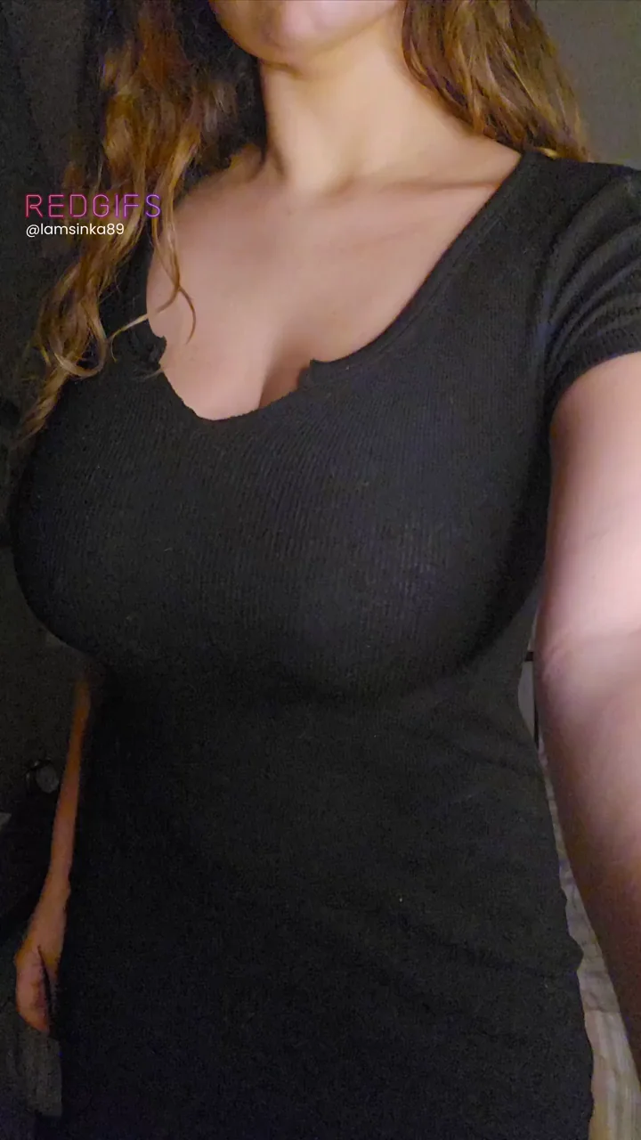 Natural Huge Tits Tease to Make You Cum Smiling