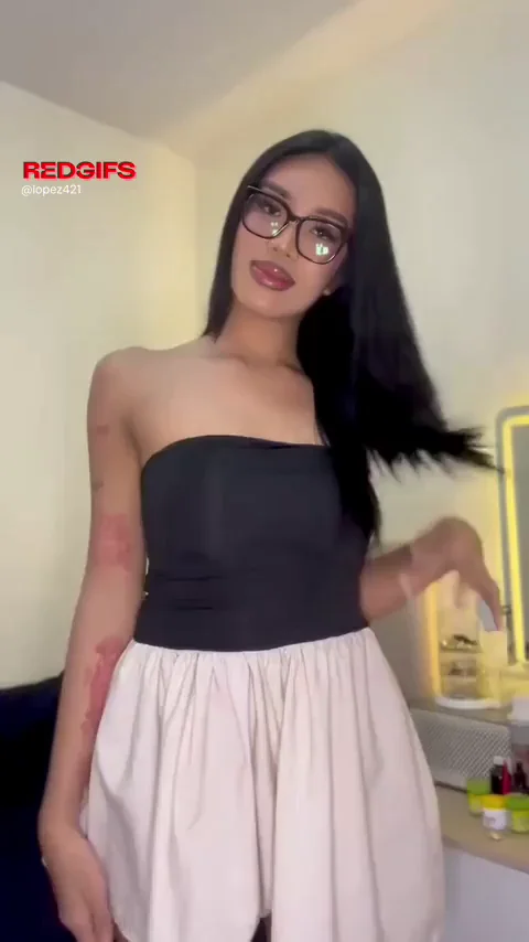 Does filipina ladyboy make you horny?💦