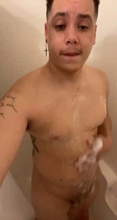 Anyone wanna cum help me soap up