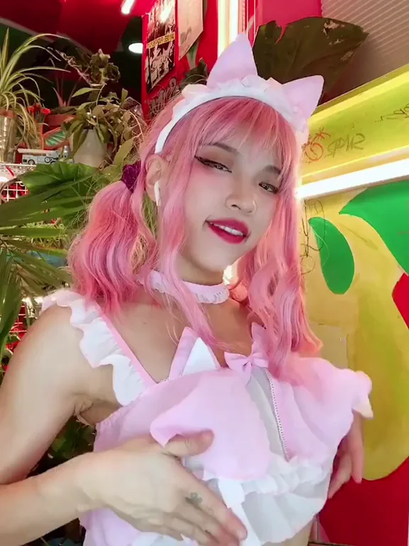 I think this is my horniest titty drop ever ??