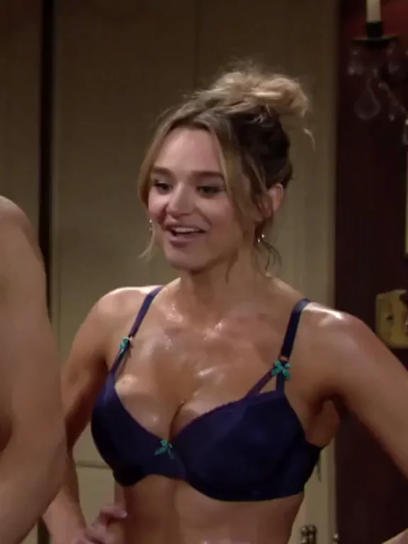 Hunter King's Juicy Tits in Tight Bra 💋🍈🍈