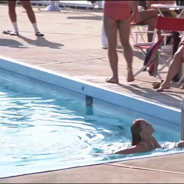 Janet Jones' Tight Ass Cheeks in The Flamingo Kid 💦🍑