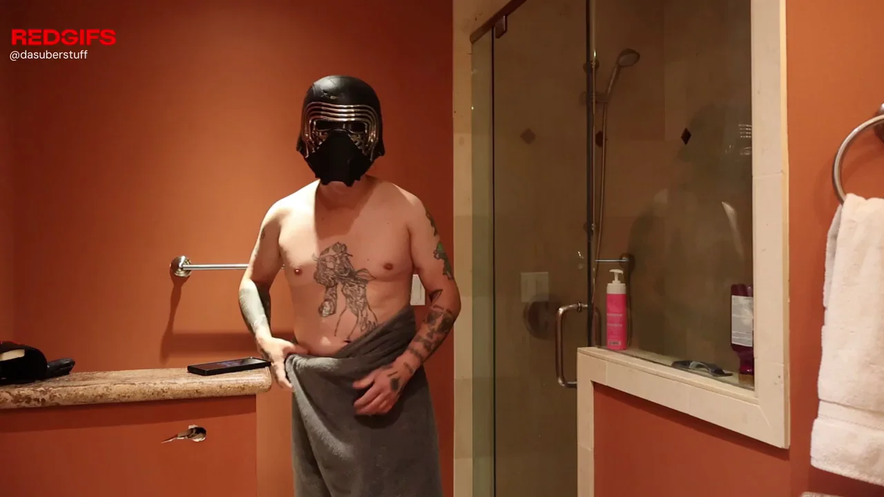 Kylo Unleashes His Massive BWC Lightsaber 💦😈