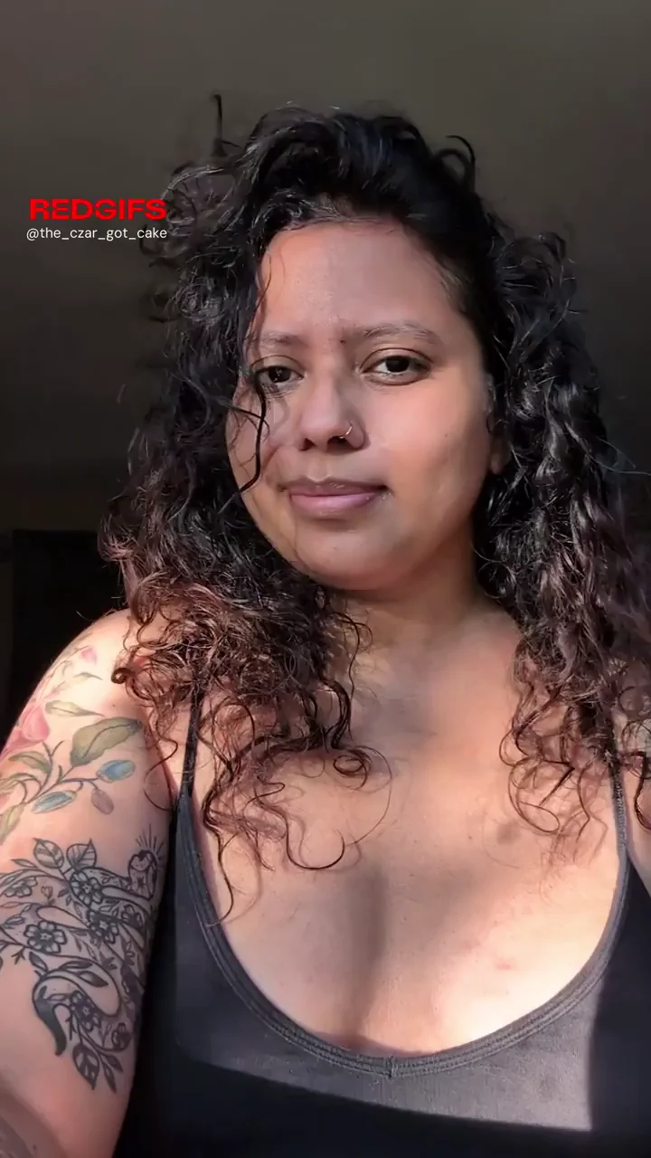 No Makeup MILF's Huge Brown Areola Tits: Suckable AF? 🍈🍈💦