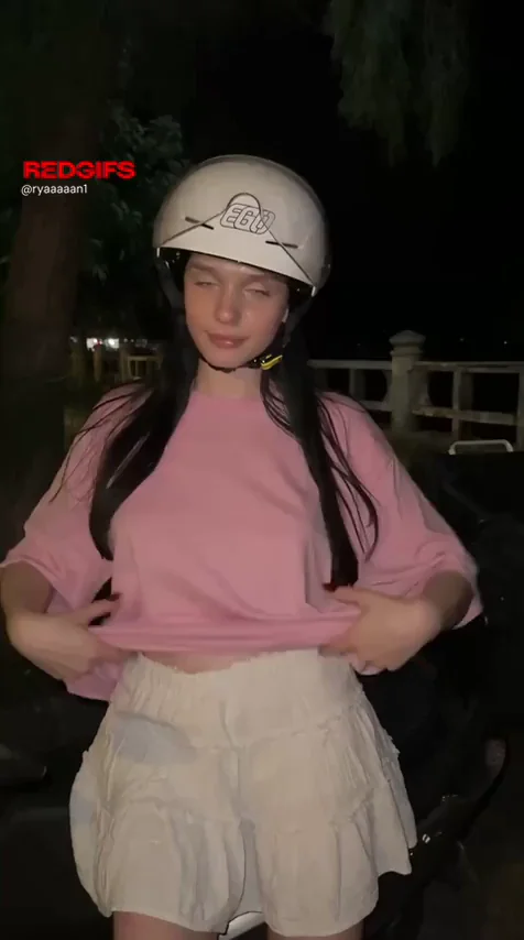 I love flashing my big boobs