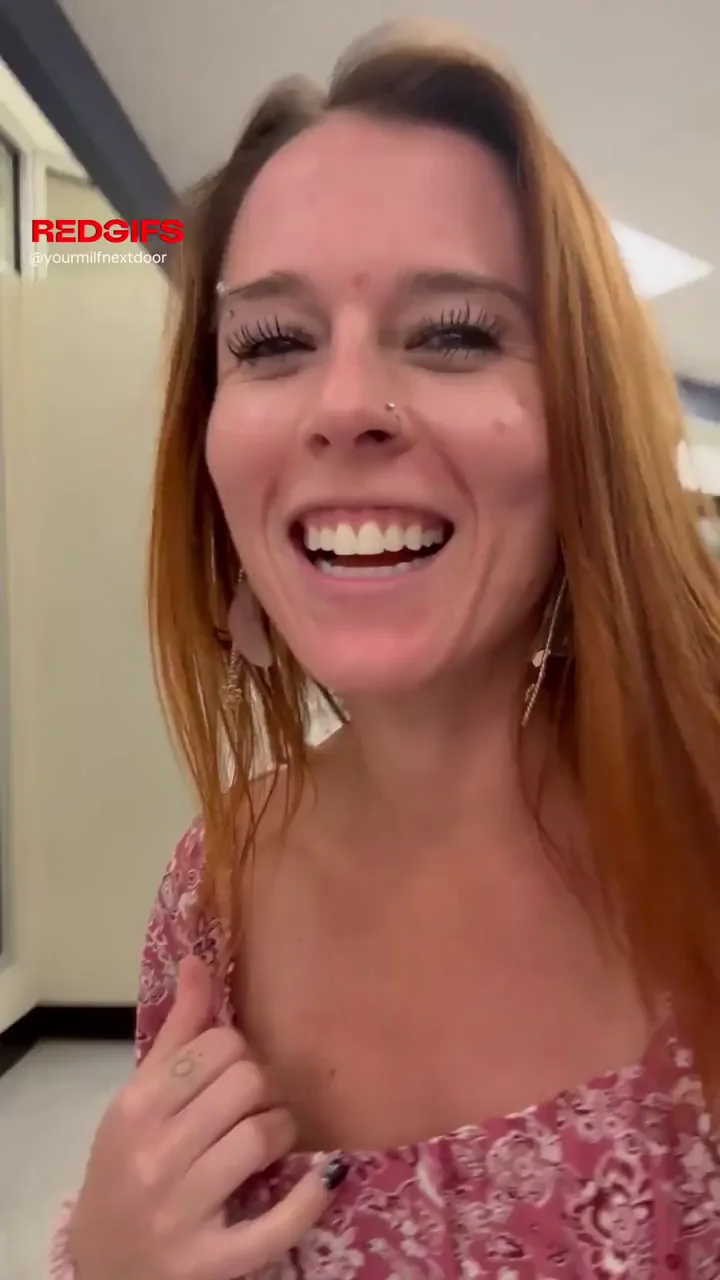 MILF Titties Bursting Free to Flash 😍🍈🍈