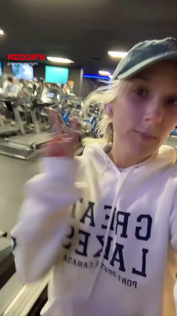Sweaty Gym Slut Flashes Dripping Boobs – Hope You Like 'Em Wet! 🏋🏼‍♀️💦