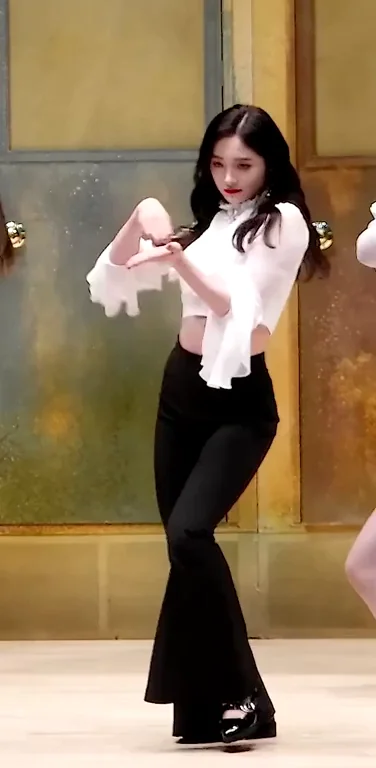 PRISTIN - Kyulkyung, Nayoung & Eunwoo