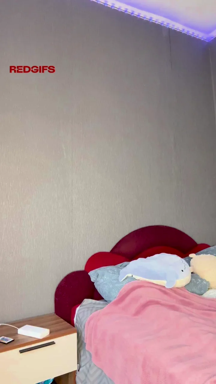 18yo College Slut's Naughty After-Class Routine 😈🍑