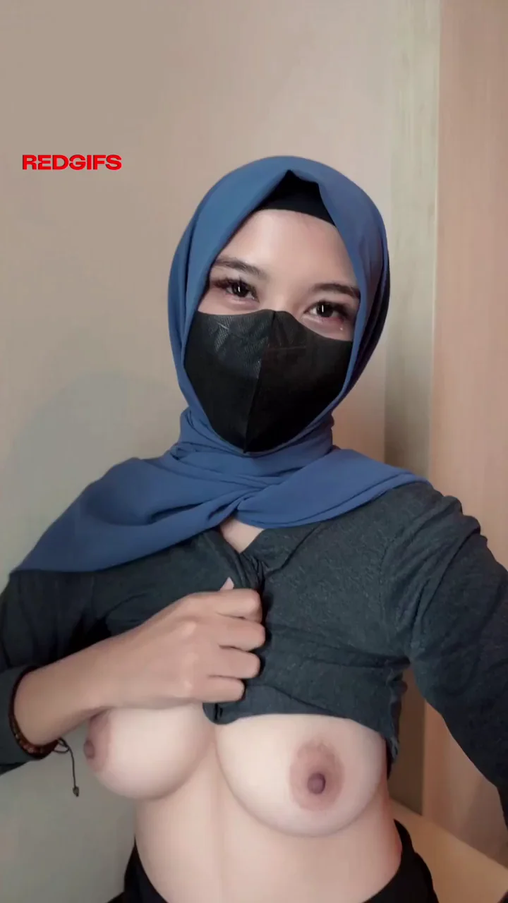 😈 Naughty Hijabi Slut Teasing Her Juicy Tits 🔥