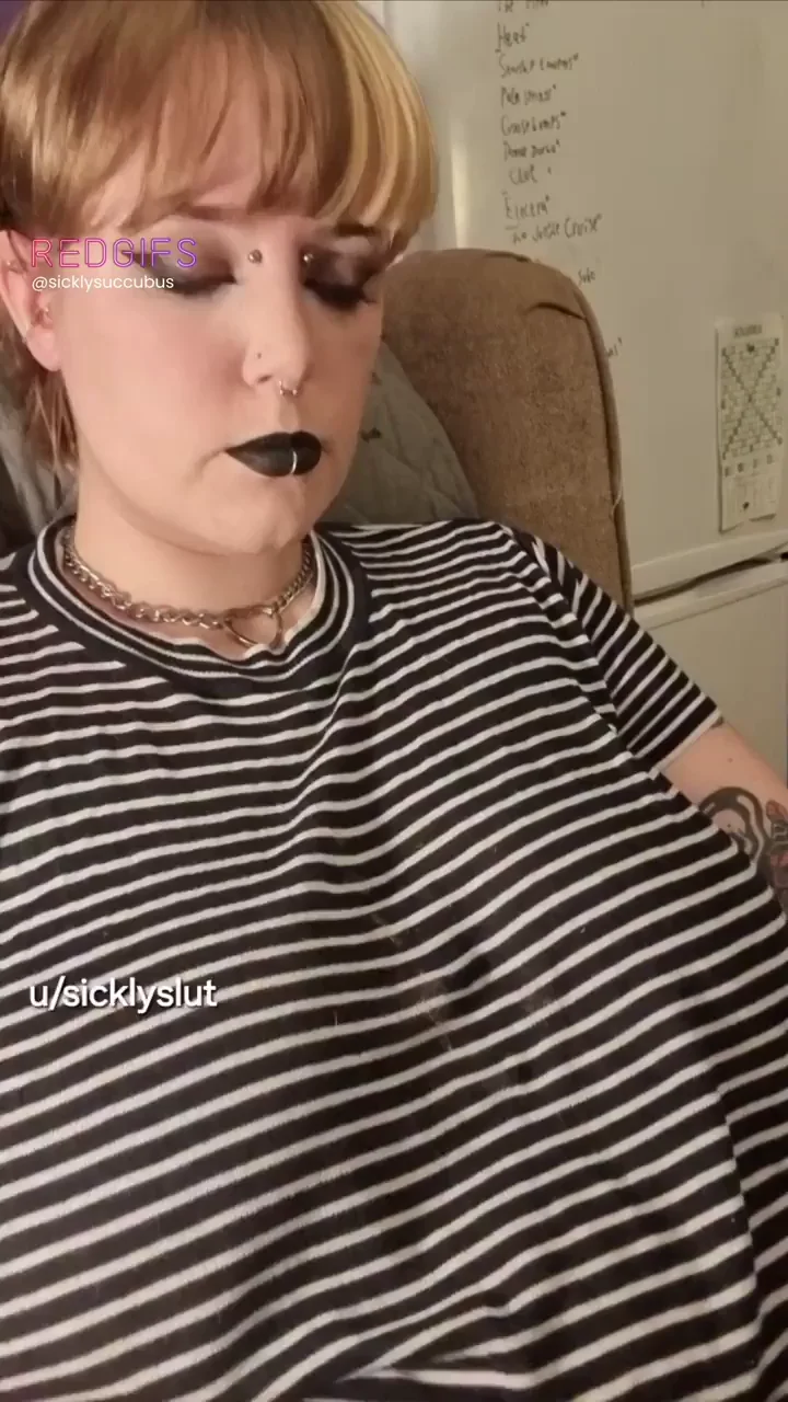 Goth BBW's Massive Titties Drop 🖤🍈🍈