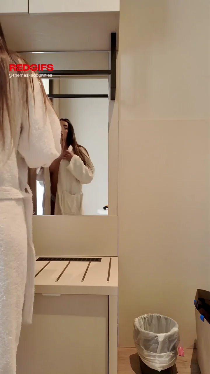 Spa Slut's Massive Tits Tease 💦🍈🍈