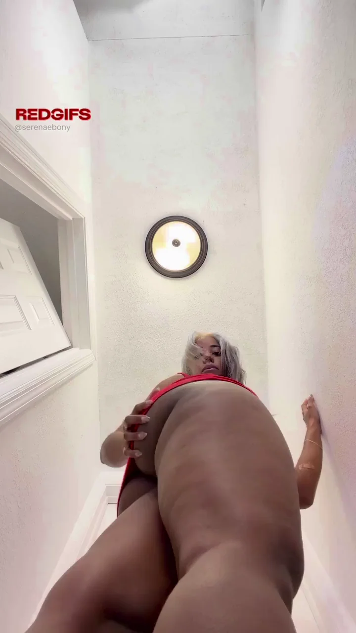 🍑 Room-Silencing Massive Booty Bounce 💥