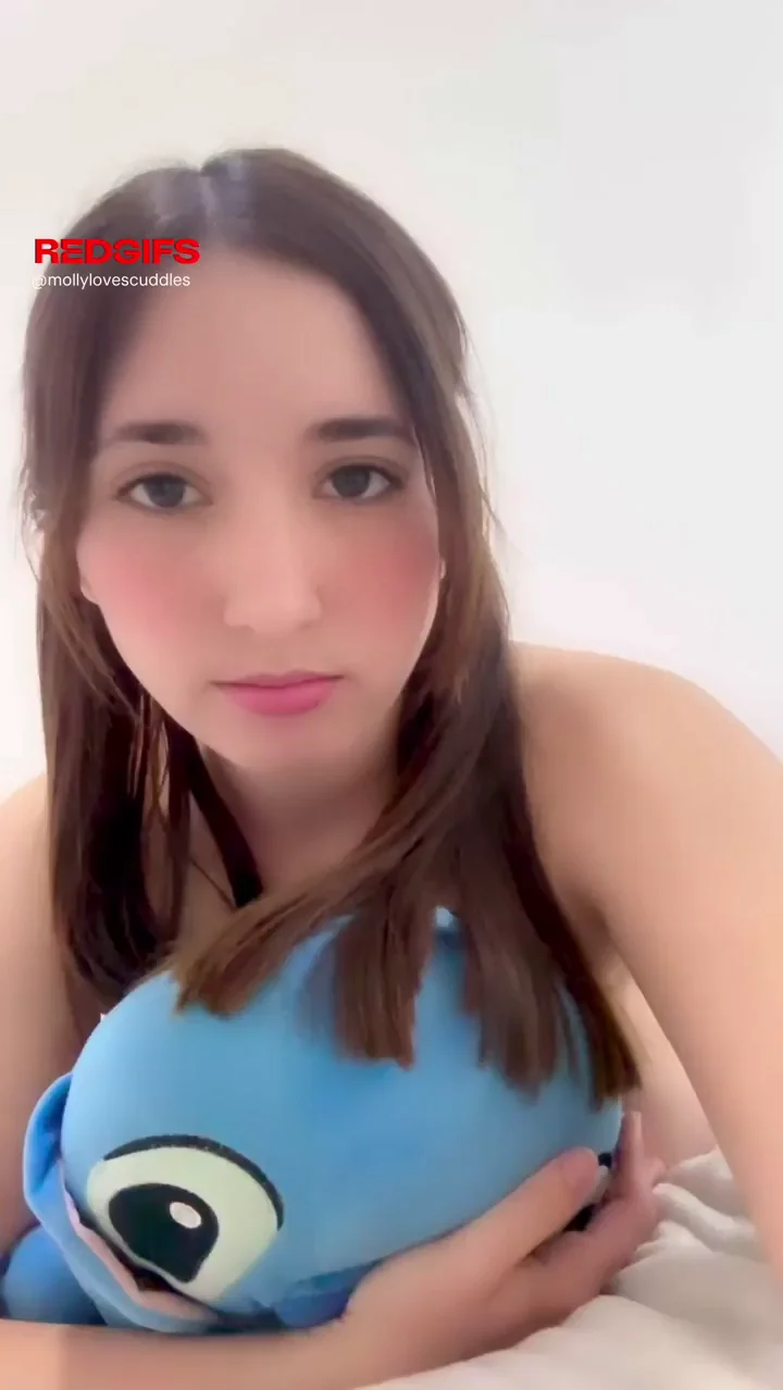 would u let an 18 yo girl grind her soft ass on ur face till u cant breathe