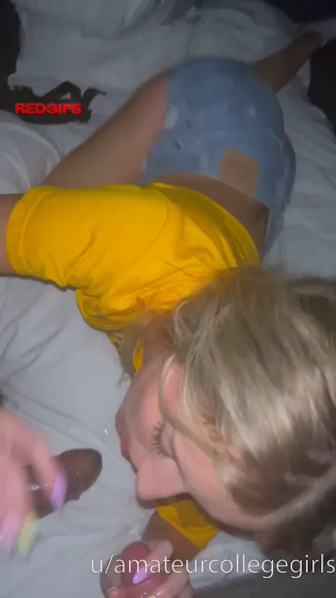 College girls love giving blowjobs