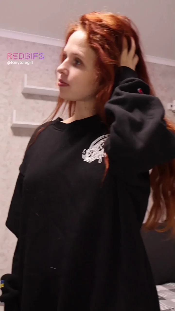 Redhead College Slut's Dripping Pussy Tease