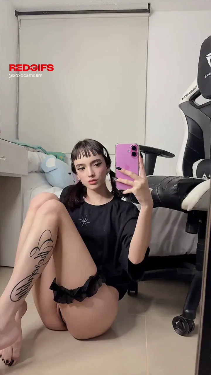 Serving Up My Juicy Teen Pussy 😈👅 How You Gonna Wreck It?