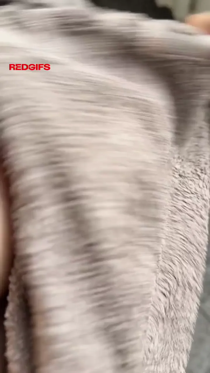 🚿 No Towel Needed Post-Shower? Big Tit Tease! 💦