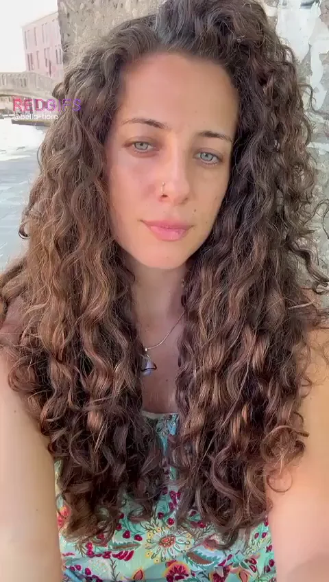 Italian Hottie Flashes Massive Tits in Sunny Town 😈🍒