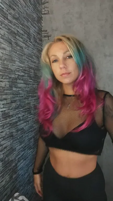 In case you haven‘t seen some good ass and tits today?